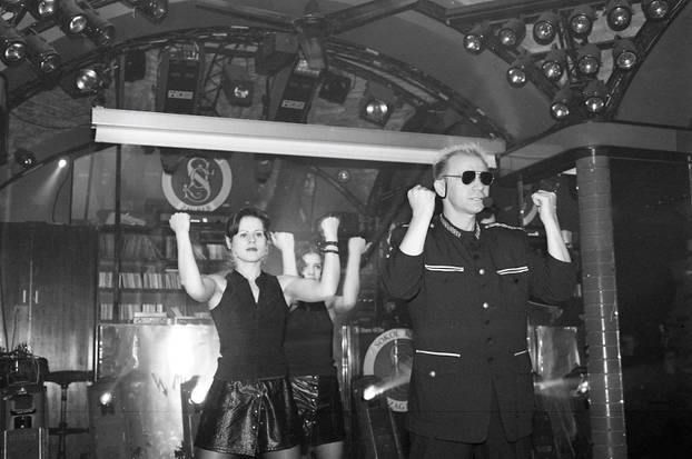 Zagreb: Pjevač Senna M na promociji spota albuma "Čovjek s neba", 11. mj 1995.