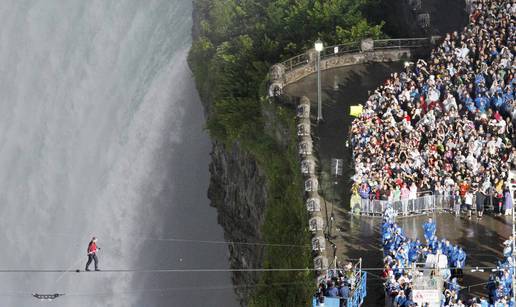 Što je sljedeće? Nik Wallenda prešao preko Niagare na užetu