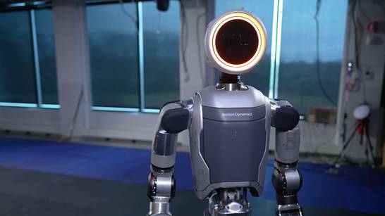 VIDEO Ovaj humanoidni robot kreće se kao ni jedan do sada