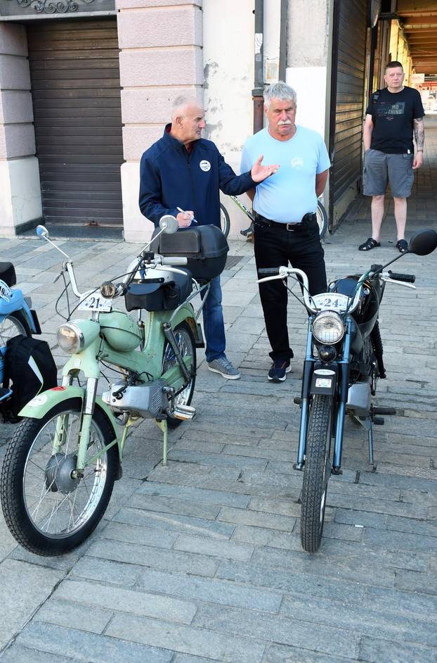 Sisak: Oldtimer klub Sisak organizirao 7. Tomos susret