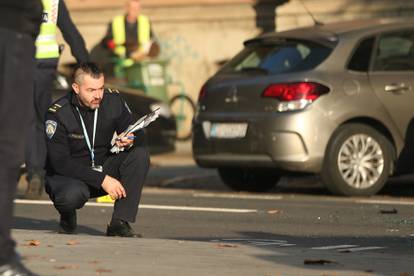 FOTO Kaos u centru Zagreba: Tri auta se sudarila na raskrižju