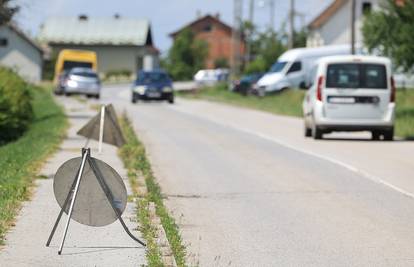 VIDEO U nesreći kod Popovače umro sedmogodišnji dječak, auto je vozila djevojka (36)