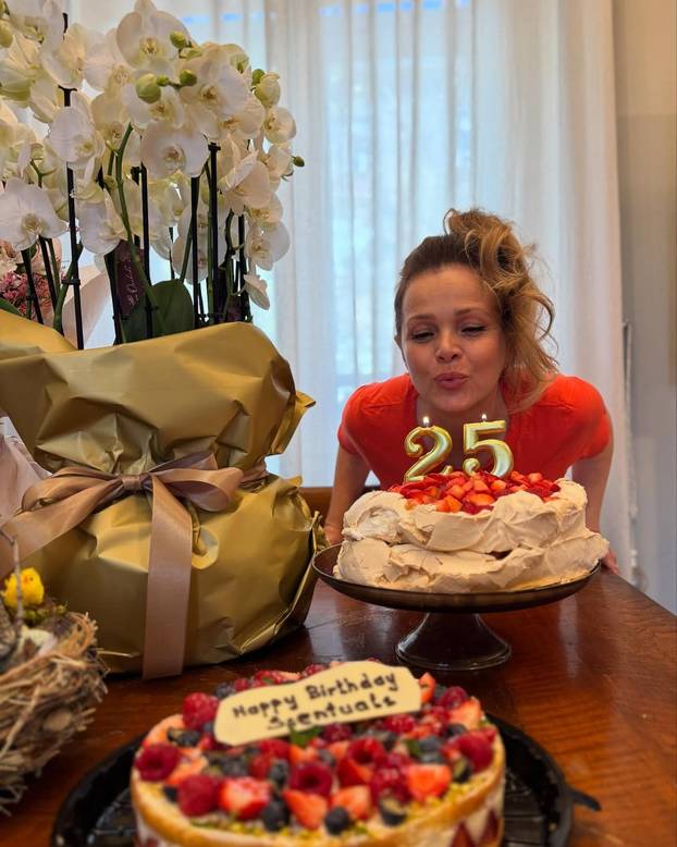 FOTO Evo kako su naši poznati proveli Uskrs: Neki bili na špici, drugi pokazali sređene domove