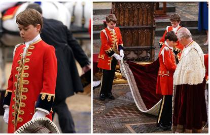 Princ George (9) je imao važan zadatak na djedovoj krunidbi: Izgledao je nezainteresirano...
