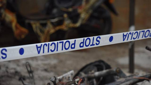 Šibenik: U požaru u naselju Vidici izgorjela ?etiri motocikla i osobni automobil