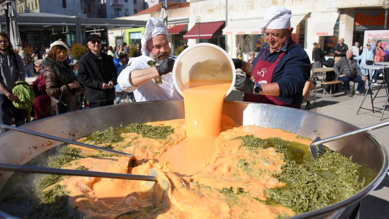 FOTO Uskrsna fritaja u Puli napravljena je od čak 1600 jaja: Jele se i šparoge i mladi luk