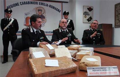 Talijani uhitili dva Hrvata koji su kupili 12 kg droge
