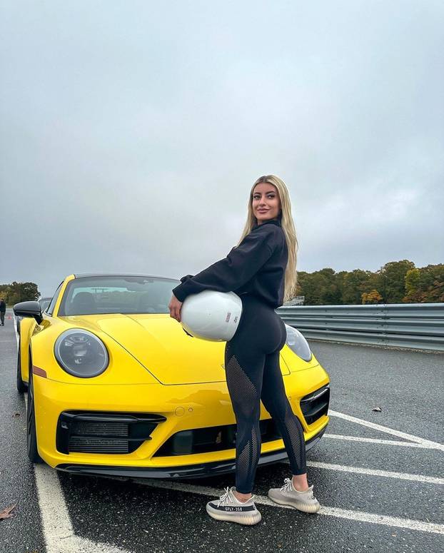 FOTO Influencerica Ana: 'Dečku sam slomila penis. Evo kako...'