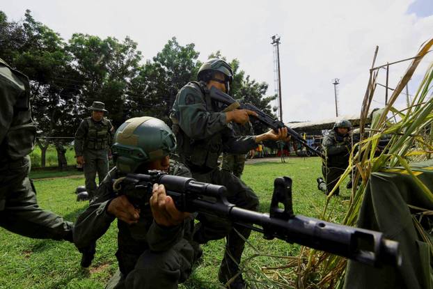 Venezuela holds drills to train citizens in weapon handling