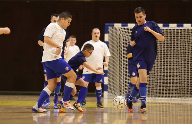 Split: Dobrotvorna utakmica veterani Hajduka i Dinama