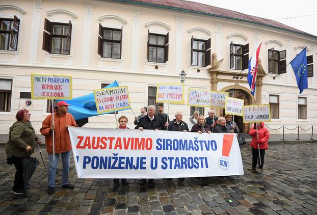 Zagreb: Sindikat umirovljenika uručio otvoreno pismo Vladi RH