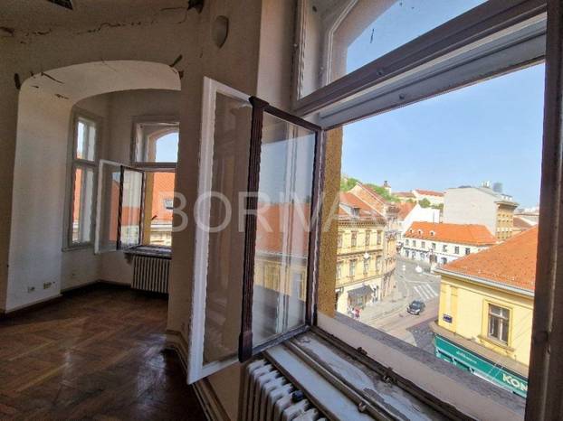 FOTO Za ovaj stan u Zagrebu traže 600.000 €: 'Nije saniran od potresa. Treba renovaciju'