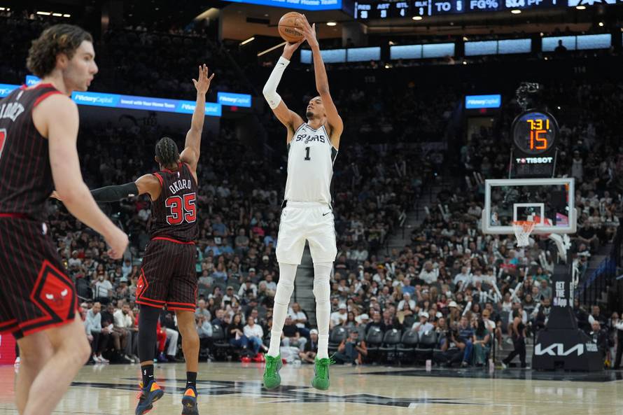 NBA: Chicago Bulls at San Antonio Spurs