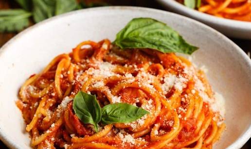 &Scaron;pageti s umakom od raj&ccaron;ice