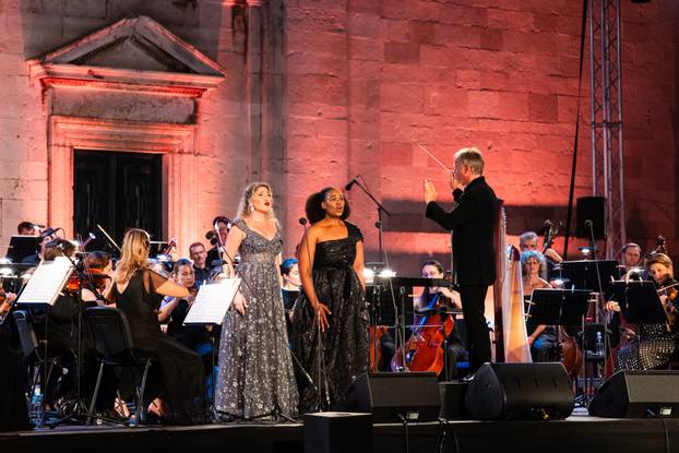Dubrovnik: Opera galom ispred Katedrale zatvorene su 77. Dubrovačke ljetne igre