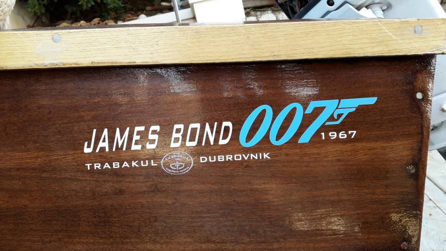 'Ukrali su mi mali drveni gliser kakav je vozio i James Bond'
