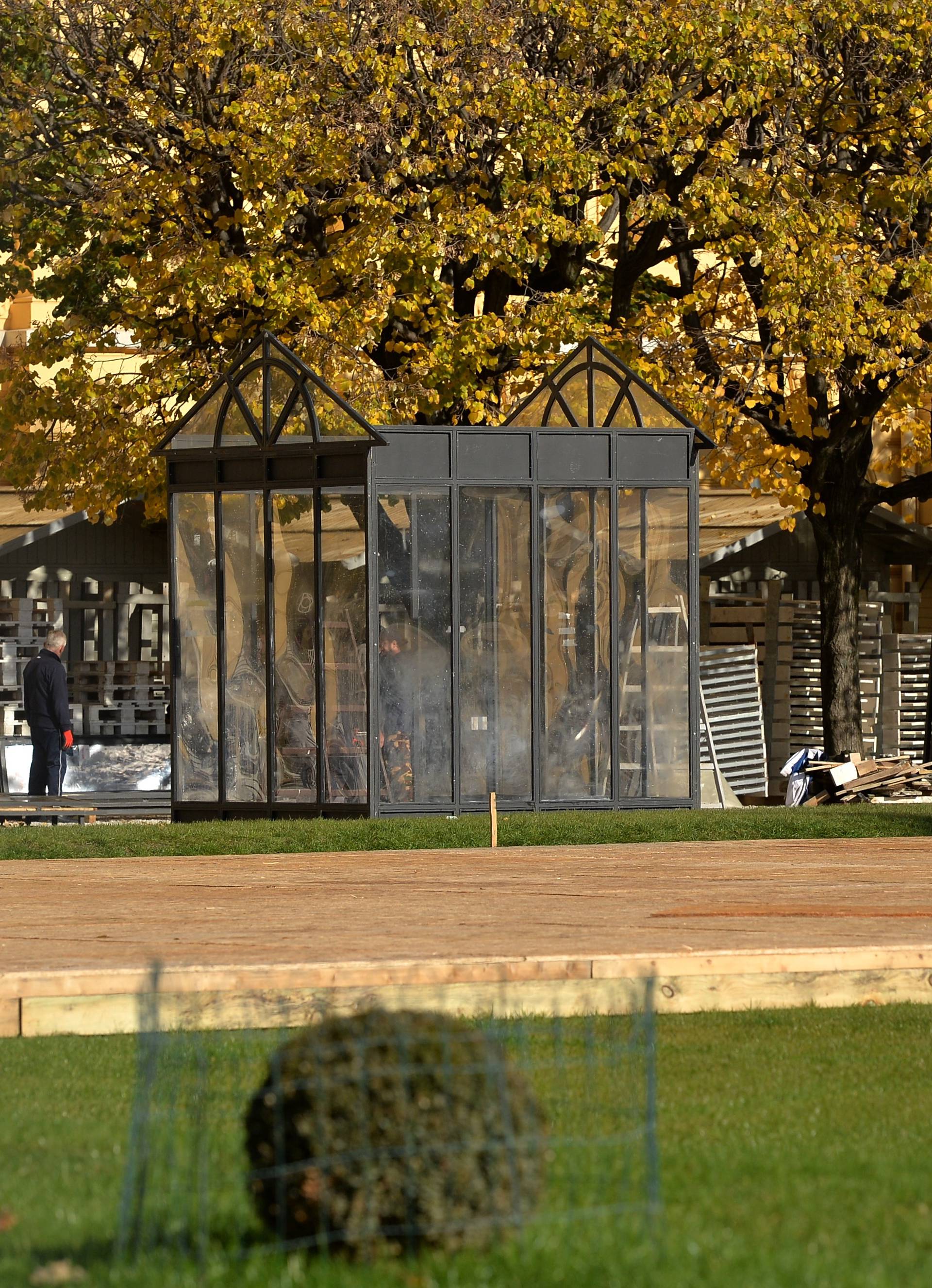 Božićna čarolija u Zagrebu: Na Tomislavcu podižu klizalište