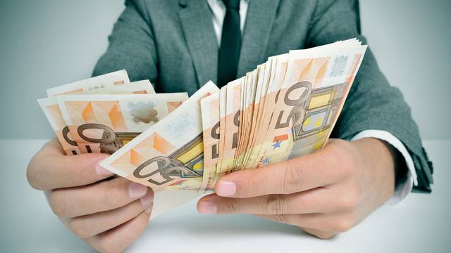 Njemačka će za rođendan dijelu građana davati 200 eura, ali novac neće moći trošiti bilo gdje