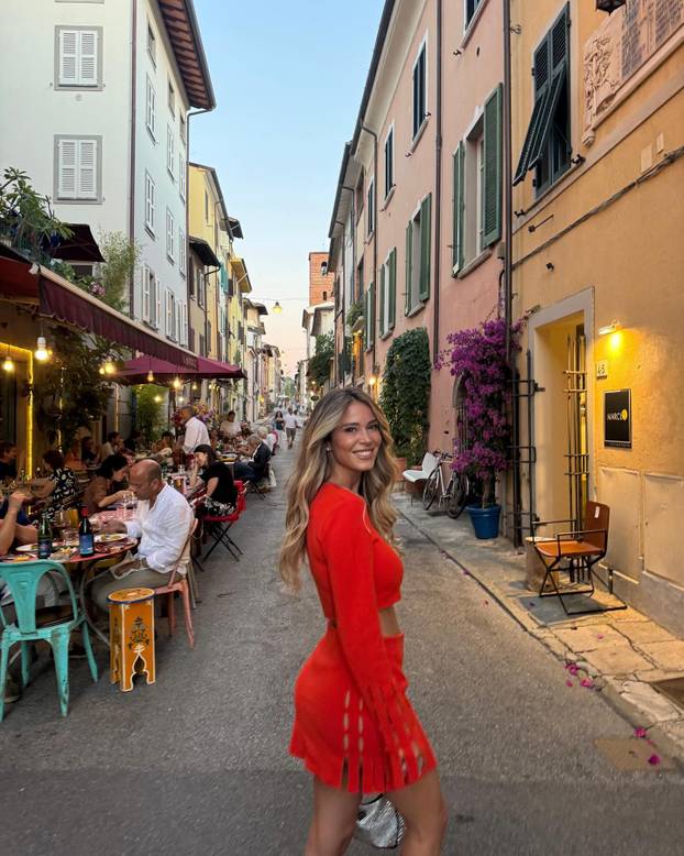 FOTO Diletta otkrila trbuščić! 'Najljepši poklon za ovaj Božić'