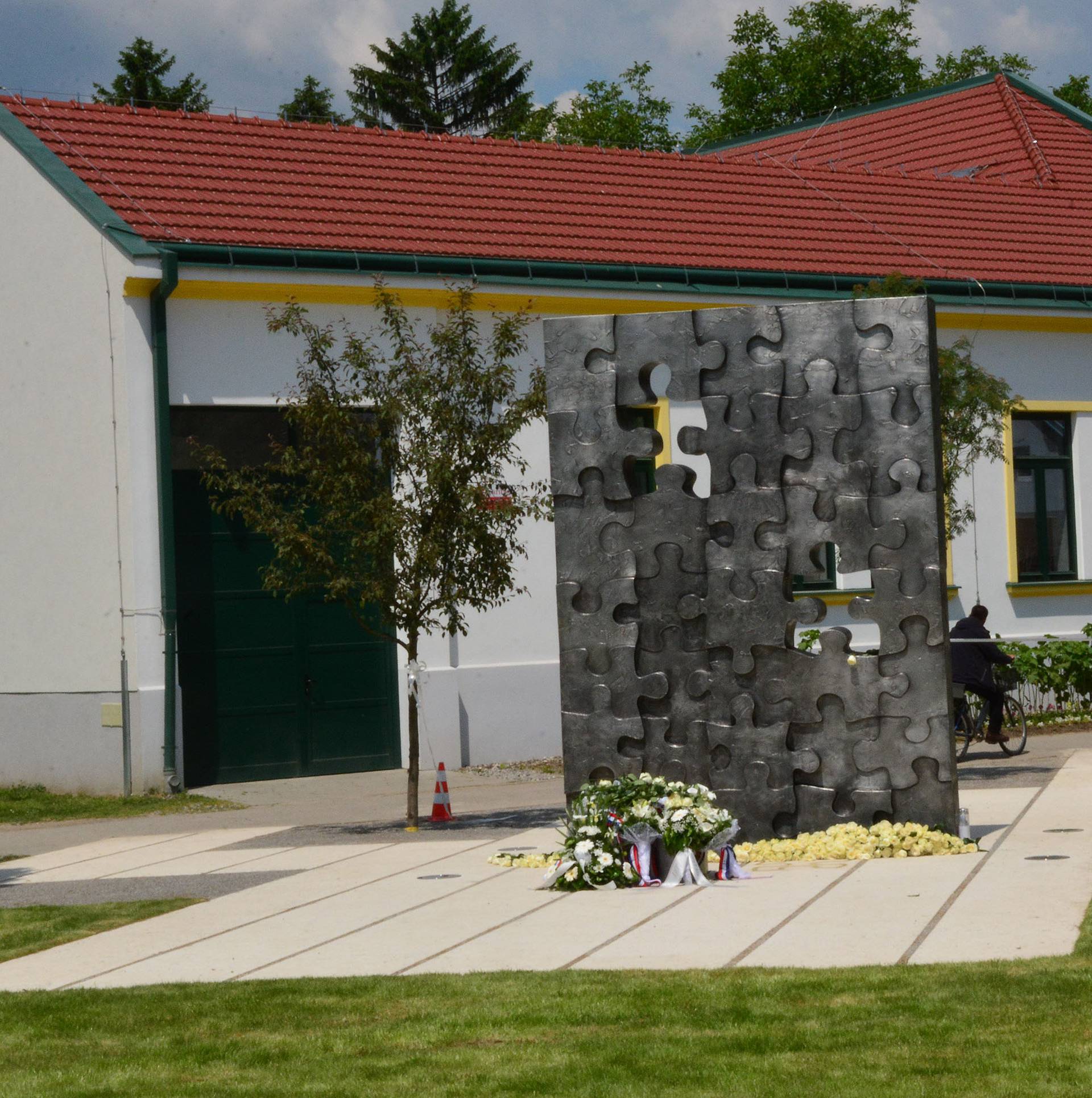 Spomenik u počast poginuloj djeci u Domovinskom ratu