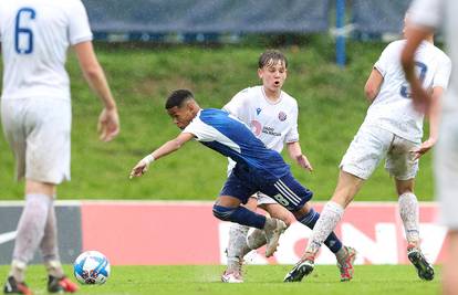 VIDEO Dinamov Belinho poput Ronaldinha: Pogledajte čudesne poteze brazilskog talenta (15)