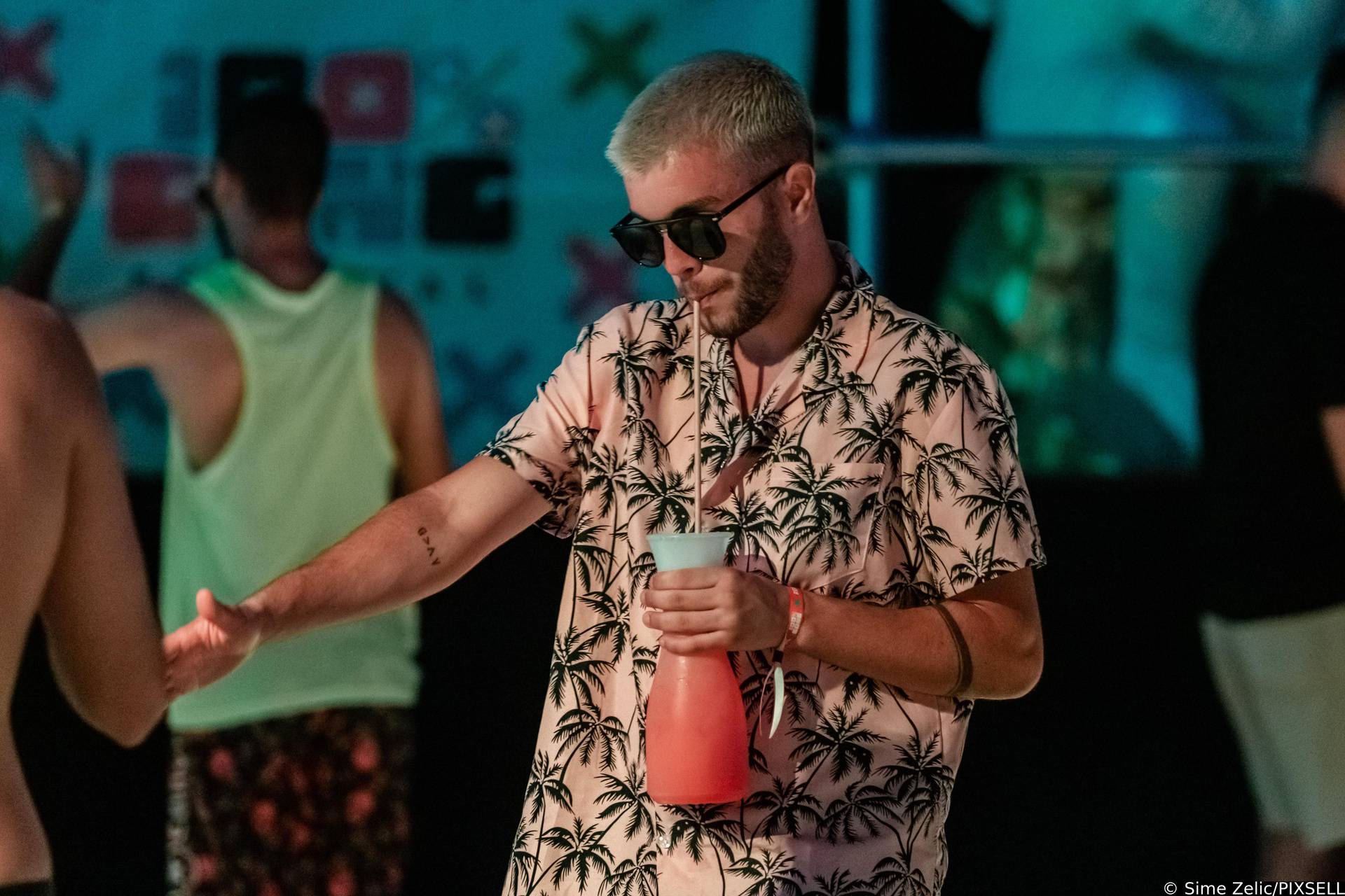 Atmosfera na trećoj večeri 100% Gang festivala na plaži Zrće