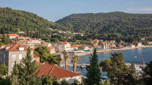 Lopud: IzloÅ¾ba Oceani, pogled na svijet kroz dijalektiku plime i oseke