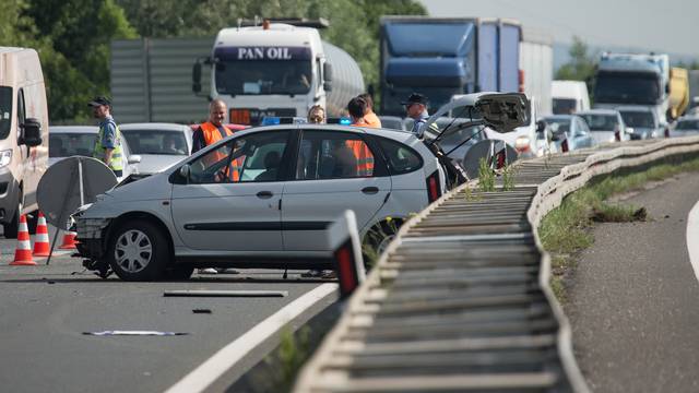 Sudar četiri automobila na A4: Još se ne zna ima li ozlijeđenih