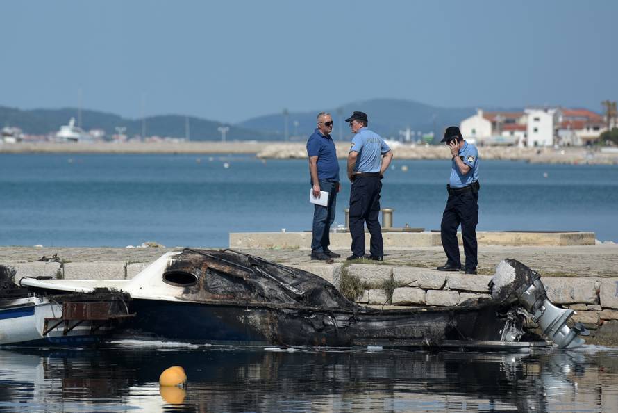 Požar je podmetnut? Izgorjelo šest brodova, šteta je totalna...