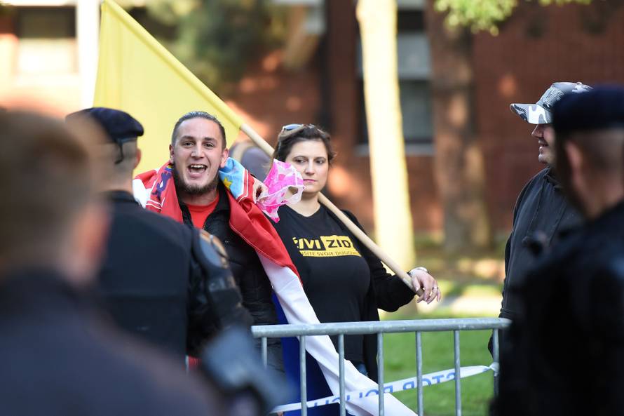 'Nisu mi dali ni da se iselim. Ići ću u Centar za socijalnu skrb...'