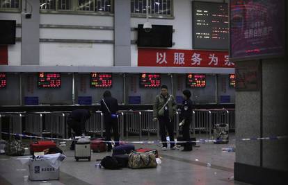 Strava u Kini! Upali s noževima na kolodvor, ubijeno 33  ljudi