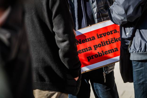 Prosvjed novinara u Splitu protiv "Zakona opasnih namjera" 