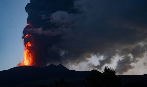 VIDEO Etna erumpirala, zatvorena lokalna zračna luka