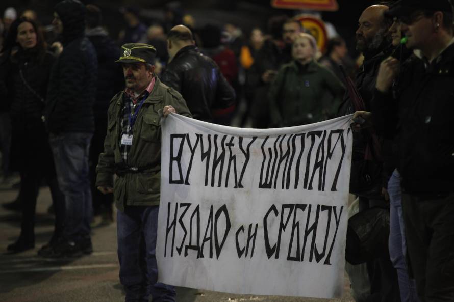 Protest against the introduction of kovid passes in front of the National Assembly of Serbia.

Protest protiv uvodjenja kovid propusnica ispred Narodne skupstine Srbije.