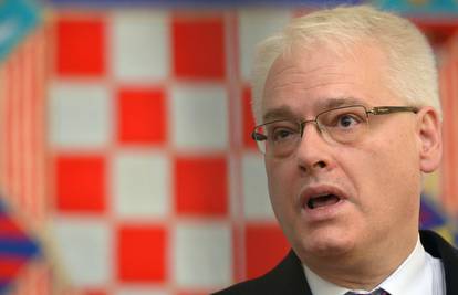 Ivo Josipović: Spominjanje jama je strašno i neprihvatljivo 