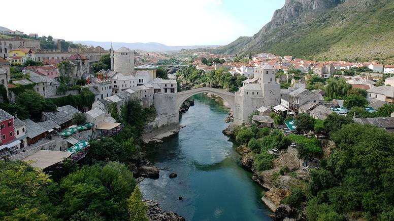 Zene mostar