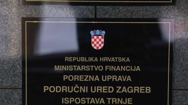 Zagreb: Zgrada Porezne uprave u kojoj se nalazi ured uhićenog Slaviše Penave