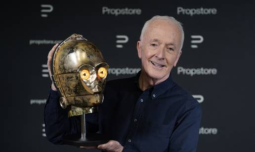 Kacigu robota C-3PO iz 'Ratova zvijezda' prodali na dražbi za više od 800.000 dolara