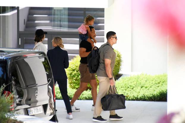 EKSKLUZIVNE FOTOGRAFIJE: John Legend stigao u Pulu