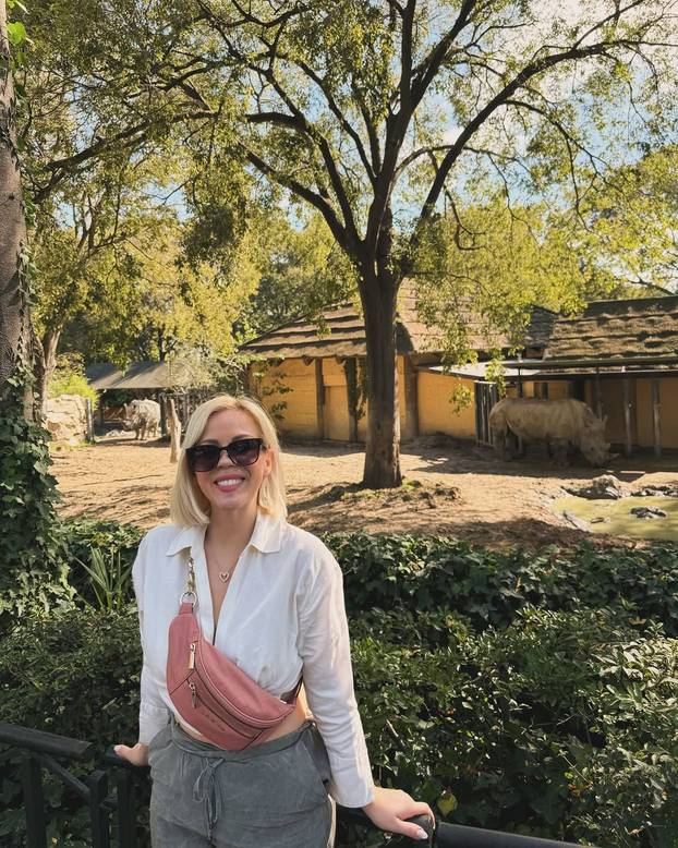 FOTO Lijepa Barbara  pjevala je u Okučanima na  30. obljetnici Bljeska: 'Ponosna Hrvatica!'