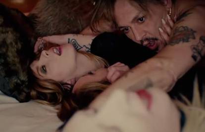 Marilyn Manson i Johnny Depp orgijali u klinču s tri ljepotice