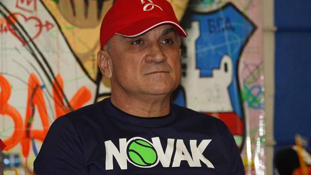 Beograd: Srđan Đoković održao je konferenciju za medije nakon što je njegov sin Novak ostao zadržan u azilu za imigrante u Melbourneu