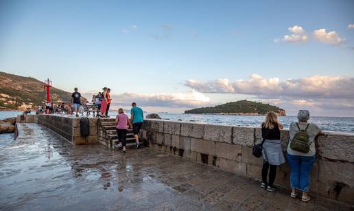 Fekalije na dubrovačkoj plaži: Porporela više nije za kupanje