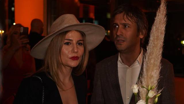 FOTO+VIDEO Beograd: Tihana Lazović sa suprugom Branislavom Trifunovićem na promociji nakita