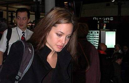 Angelina zbog paparazza zabrinuta za sina Paxa