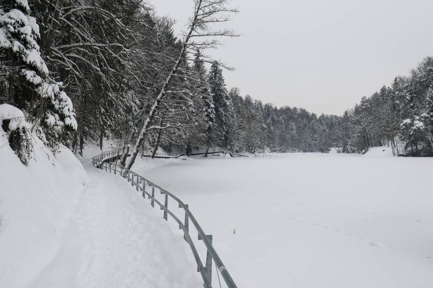 Trakošćan: Zaleđeno jezero Trakošćan stvara magičnu zimsku sliku