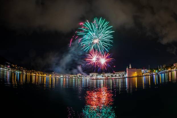 Split: Vatromet povodom proslave Sv Dujma, zaštitnika grada Splita