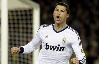 Ronaldo popio tabletu: Došao do klupe i uzeo svoj "doping"