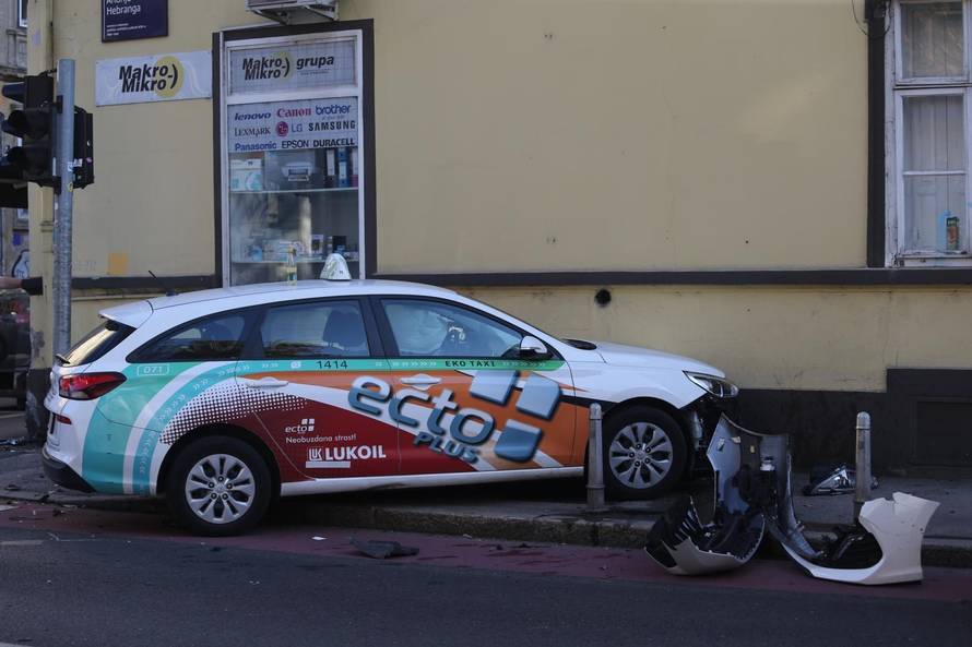 Zagreb: Prometna nesreÄa na kriÅ¾anju PreradoviÄeve i Hebrangove ulice