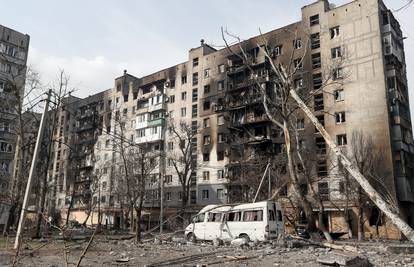 Ukrajinci tvrde: Ruske snage su okružile Černjihiv, bombardiraju mjesta gdje ljudi žive bez struje